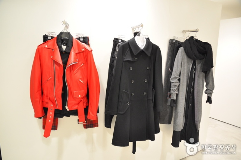 Comme des Garçons (꼼데가르송) (4/6)