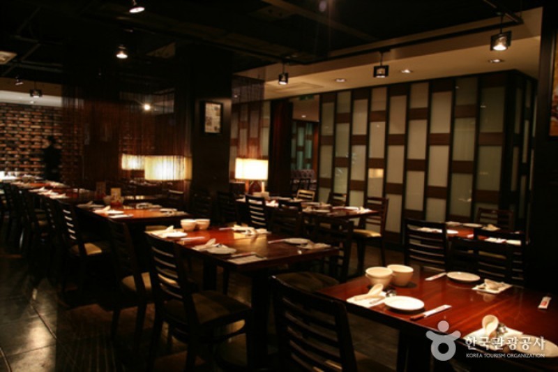 Din Tai Fung Korea - Myeongdong Branch  (2/16)