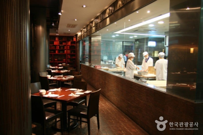 Din Tai Fung Korea - Myeongdong Branch  (4/16)