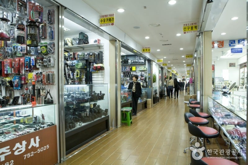 Namdaemun Shopping Center  (5/9)
