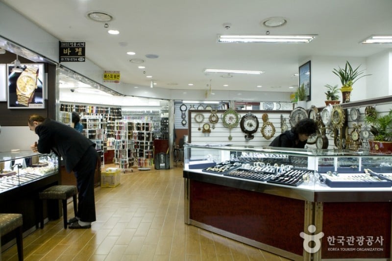 Namdaemun Shopping Center  (8/9)