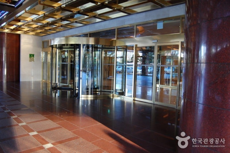 Lotte Hotel World  (2/18)