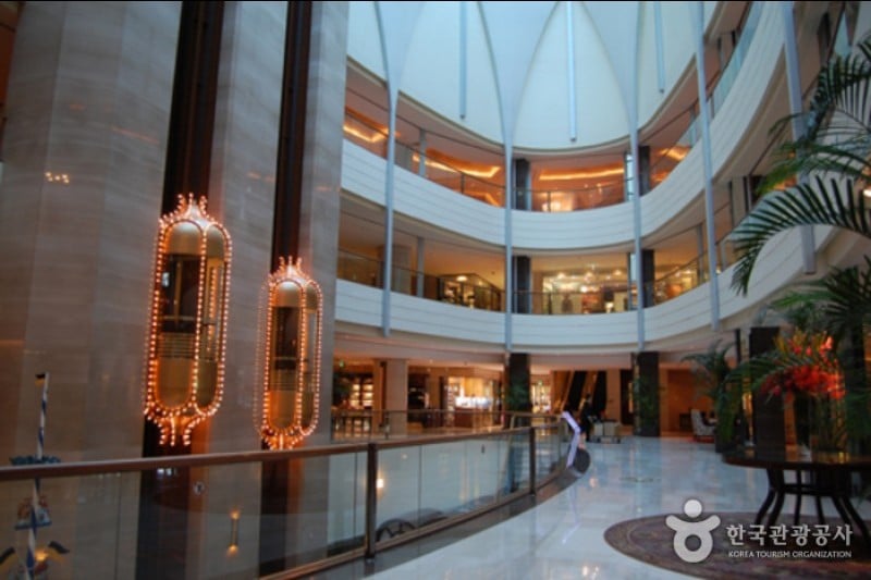 Lotte Hotel World  (3/18)
