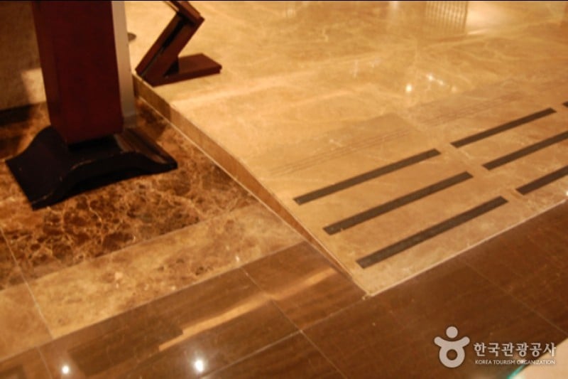 Lotte Hotel World  (7/18)