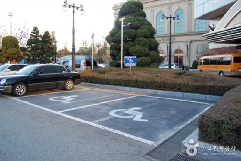 Lotte Hotel World  (11/18)