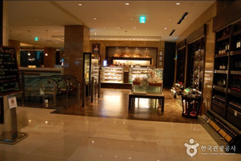 Lotte Hotel World  (15/18)