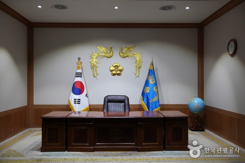 Cheongwadae Sarangchae  (1/24)