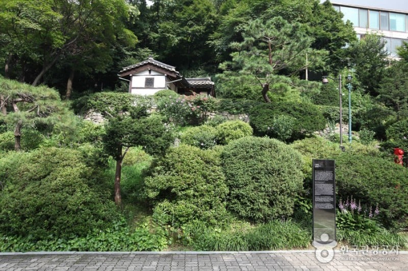 Ihwajang House 