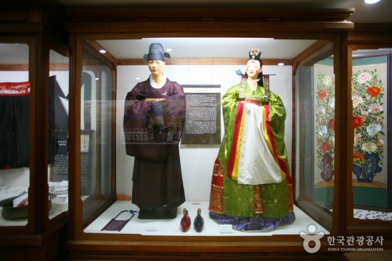 leerheeza Hanbok Museum  (3/13)