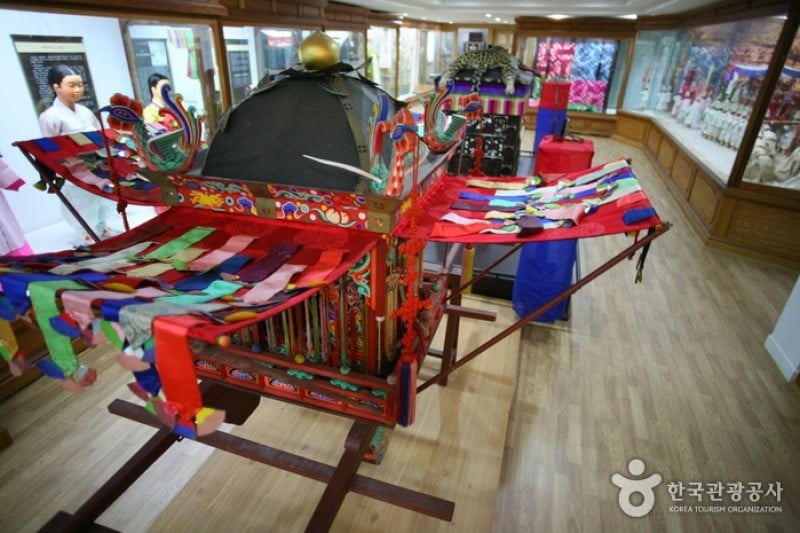 leerheeza Hanbok Museum  (7/13)