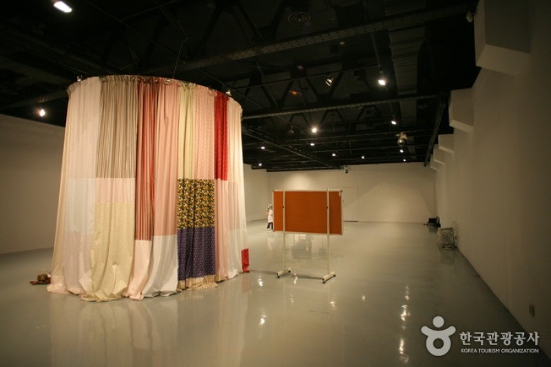 Arko Art Center  (3/5)