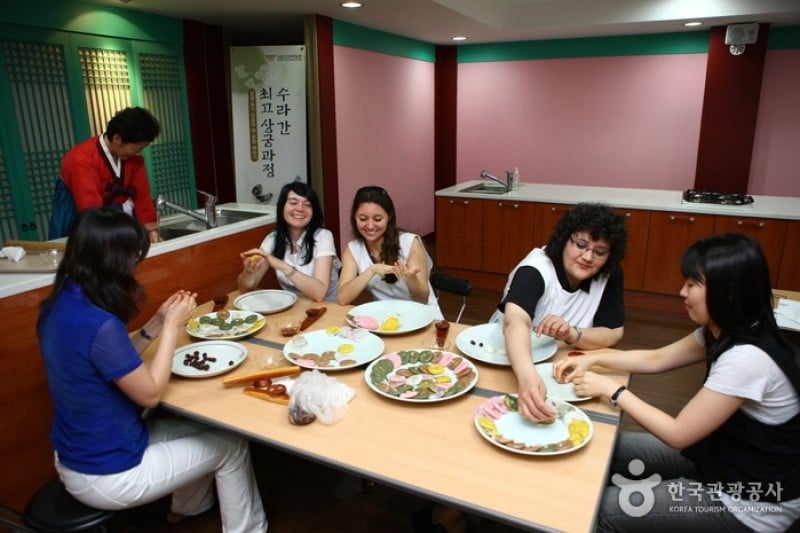 Royal Court Food Cooking Experience at the National Palace Museum of Korea  (16/20)