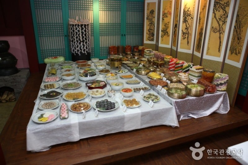 Royal Court Food Cooking Experience at the National Palace Museum of Korea  (18/20)
