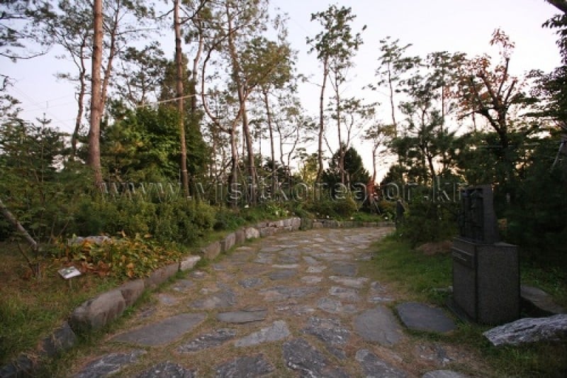 Jeoldusan Martyrs Grounds  (4/18)