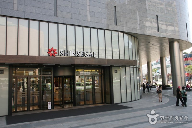 Shinsegae Department Store - Yeongdeungpo Branch  (10/10)