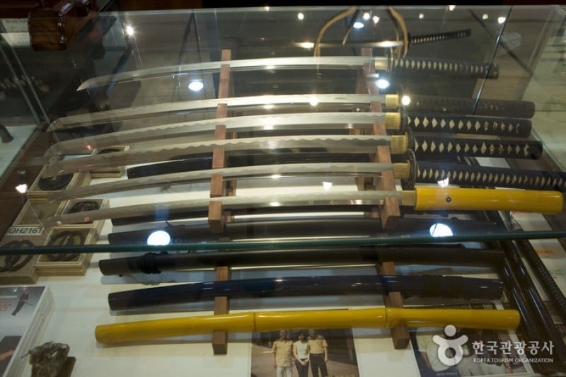 Knife Gallery  (4/14)