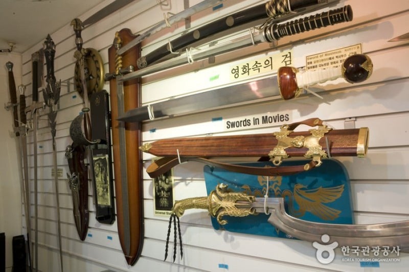 Knife Gallery  (6/14)