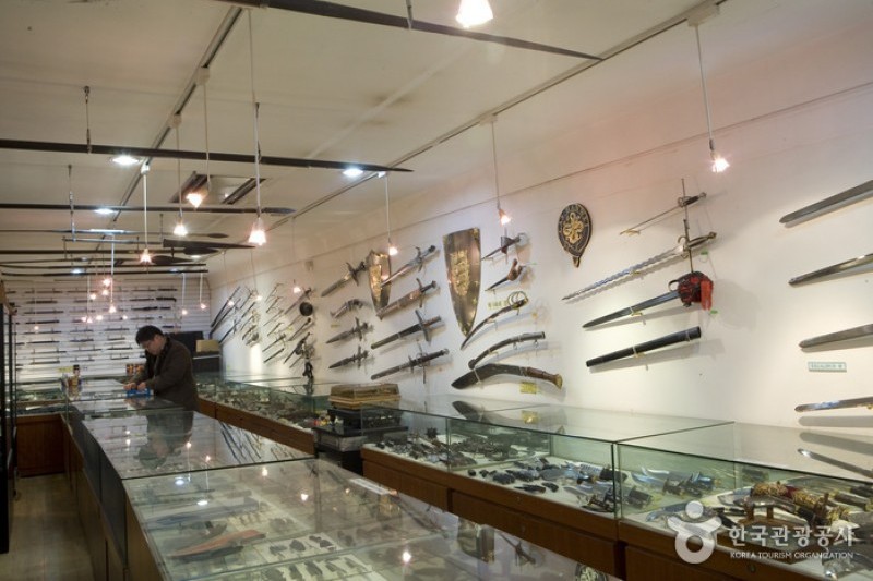 Knife Gallery  (7/14)