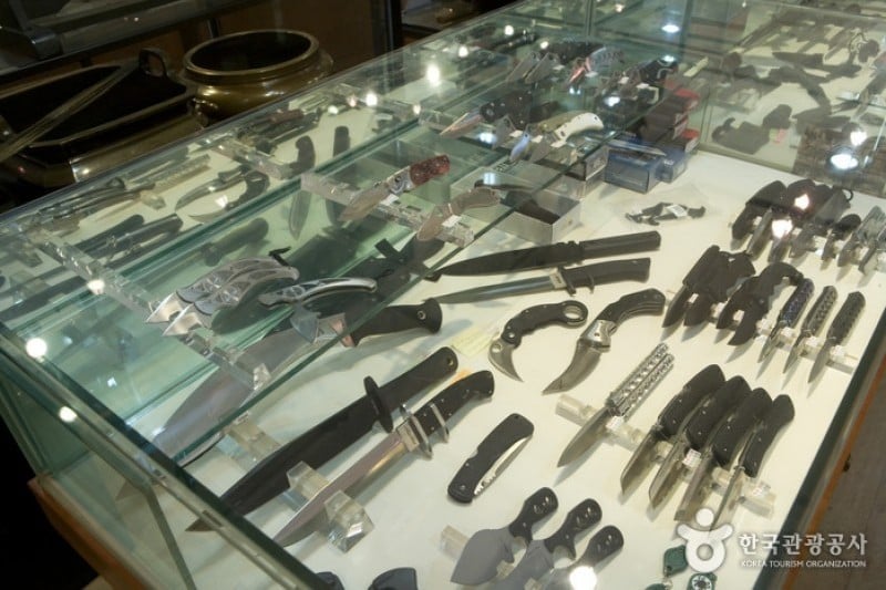 Knife Gallery  (8/14)