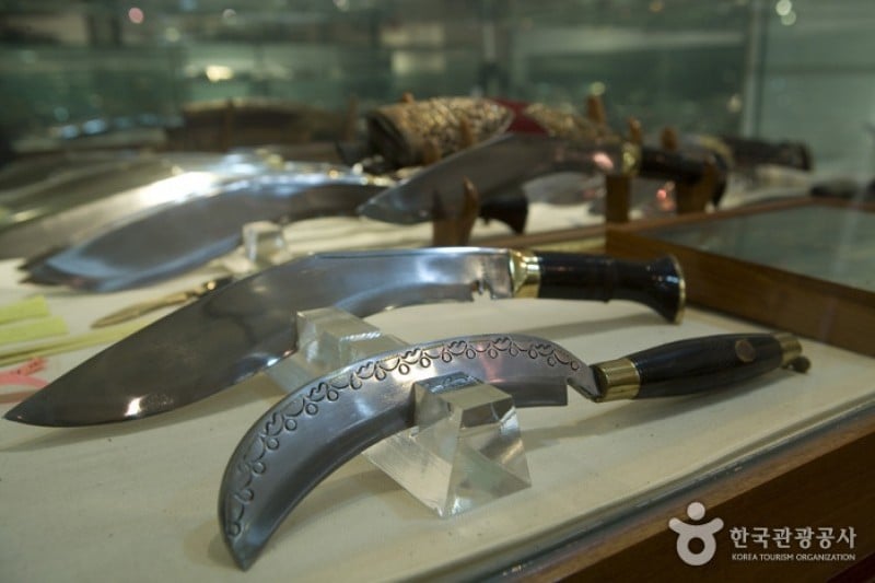 Knife Gallery  (10/14)