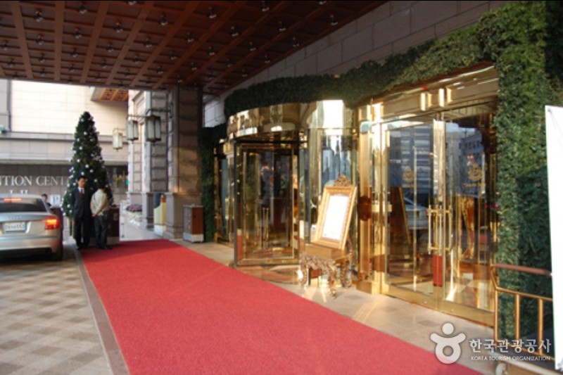 Imperial Palace Hotel  (8/18)