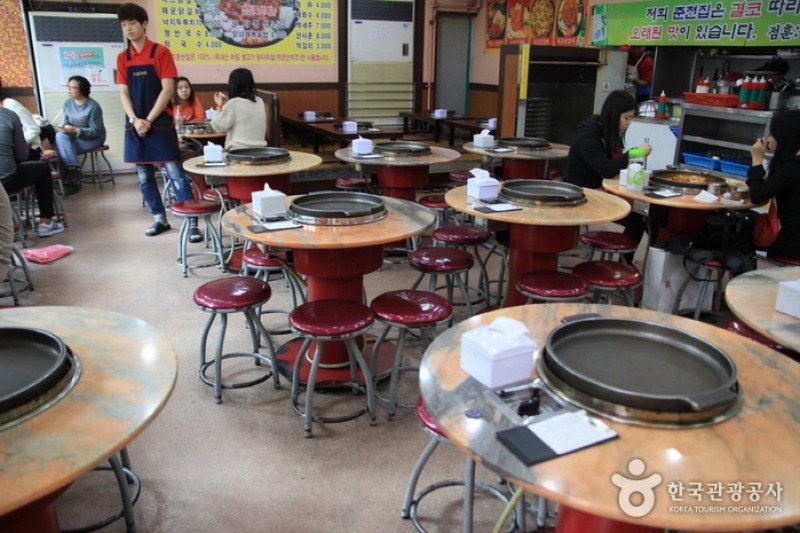 Chuncheonjip Dakgalbi Makguksu Sinchon branch (4/9)