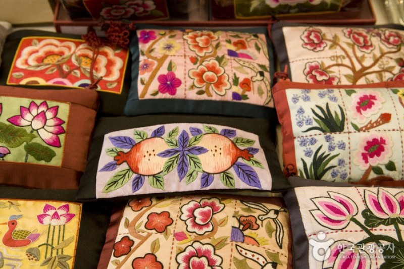 Gukje Embroidery - Insa-dong Branch  (7/11)