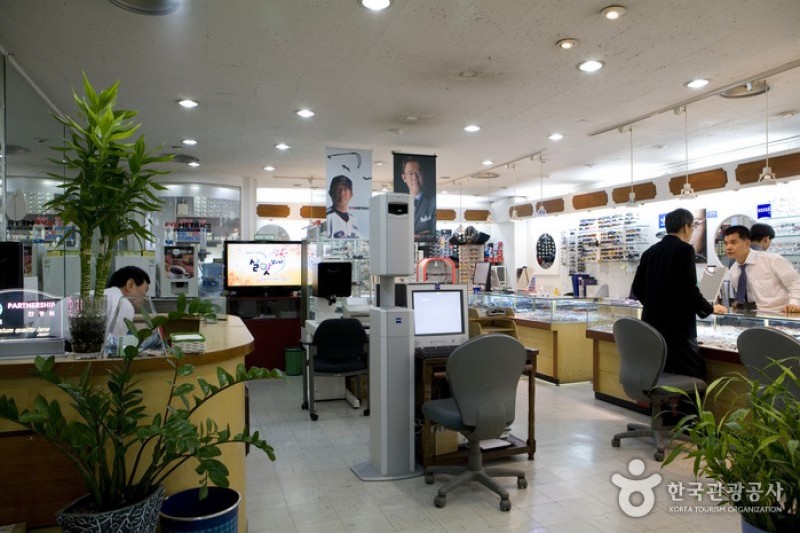 Eyedaq Optician - Myeongdong Branch  (2/9)