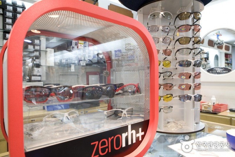 Eyedaq Optician - Myeongdong Branch  (6/9)