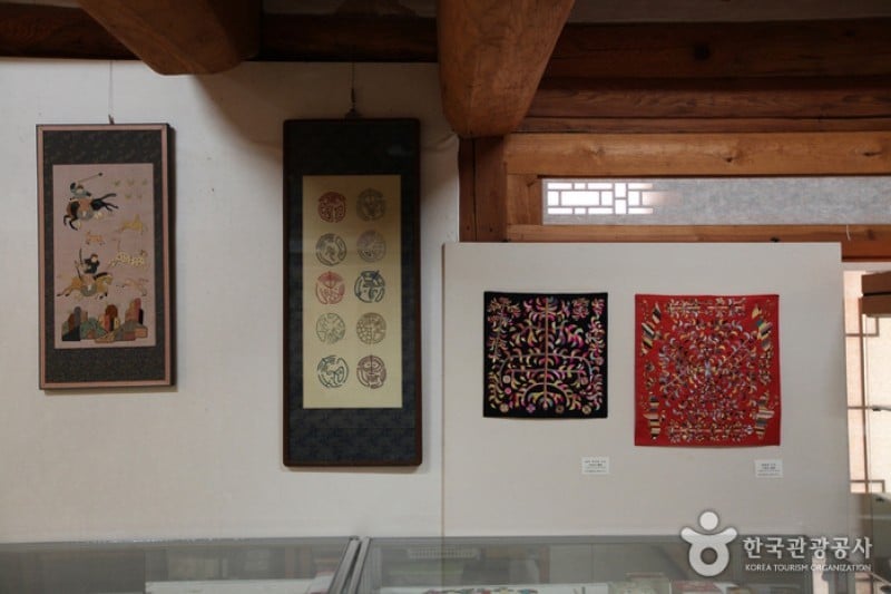 Hansangsoo Embroidery Museum  (1/12)