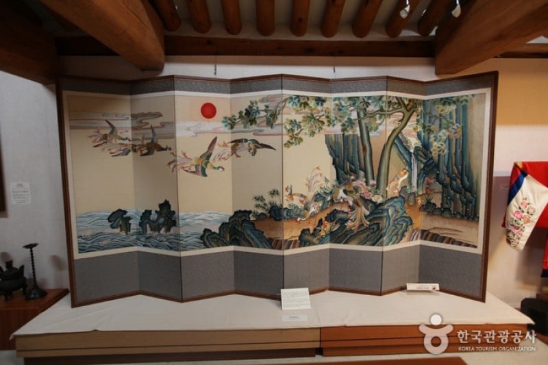 Hansangsoo Embroidery Museum  (3/12)
