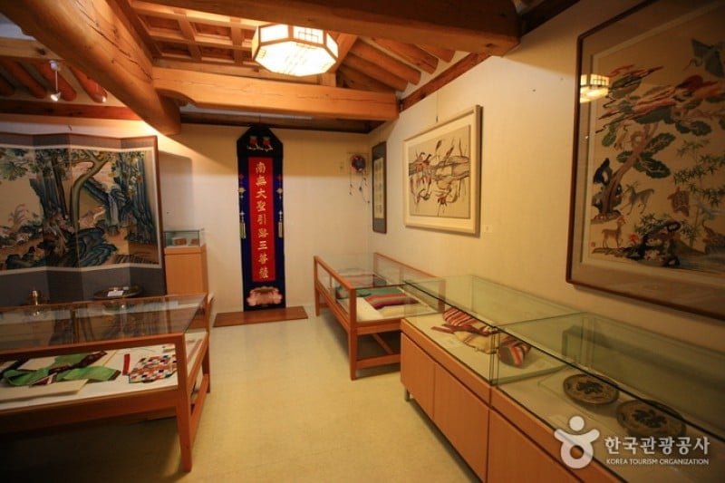 Hansangsoo Embroidery Museum  (9/12)