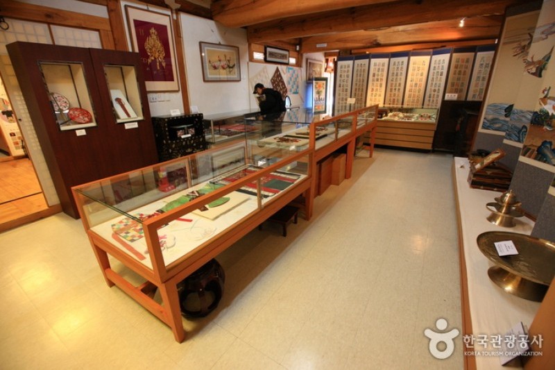 Hansangsoo Embroidery Museum  (10/12)