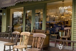 Itaewon Antique Furniture Street 