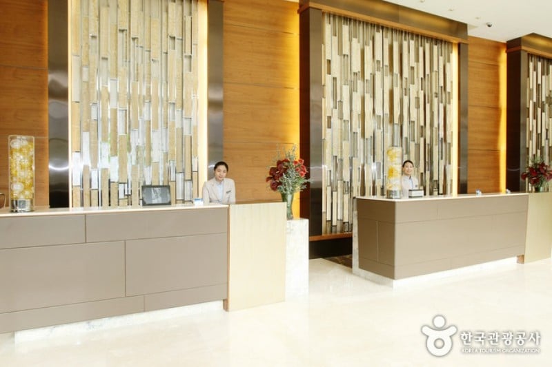 Courtyard by Marriott Seoul Times Square  (5/19)