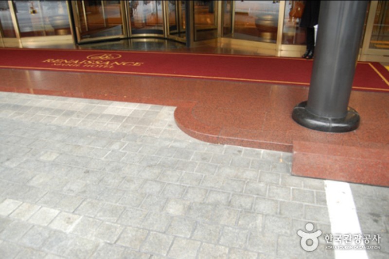 Renaissance Seoul Hotel  (13/15)