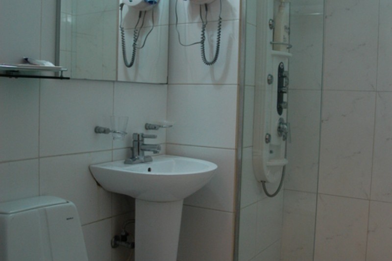 M. Biz Hotel - Goodstay  (12/16)