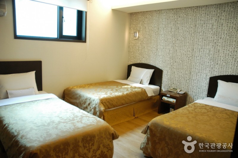 M. Biz Hotel - Goodstay  (15/16)