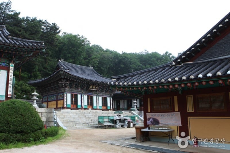 Hwagyesa Temple  (2/6)
