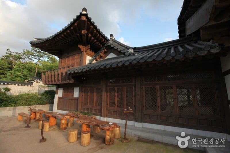 Seoul Namsan Gugakdang  (1/9)