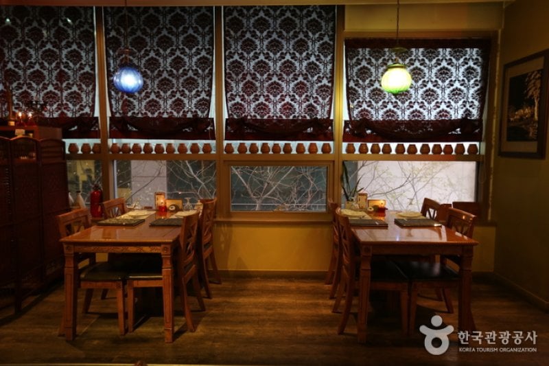 BabaIndia - Gangnam Branch  (3/5)