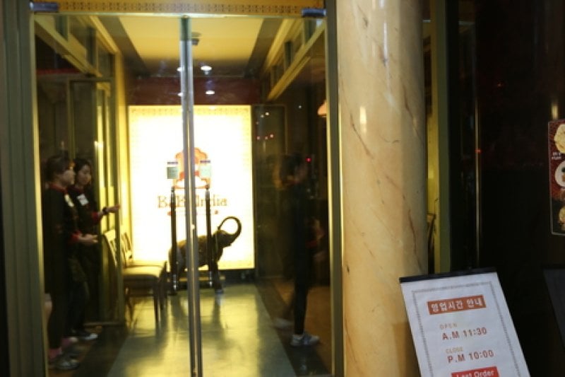 BabaIndia - Gangnam Branch  (4/5)