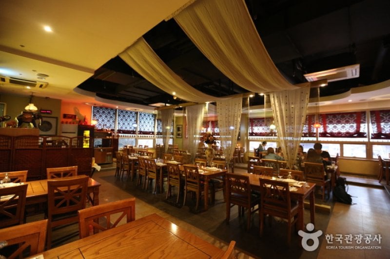 BabaIndia - Gangnam Branch  (5/5)