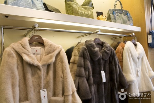 Lee Collection