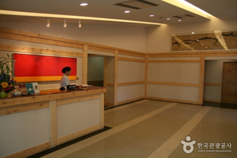 Nak Won - Mayfield Hotel  (1/9)