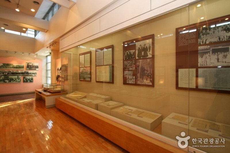 Dosan Ahn Chang Ho Memorial Hall  (12/14)