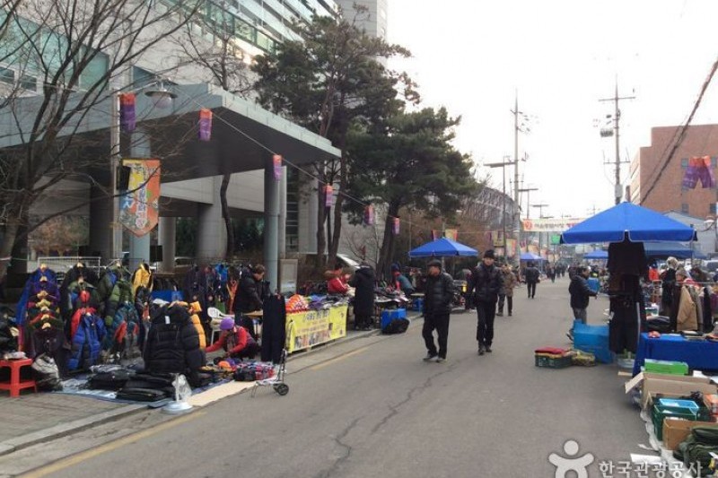 Seoul Folk Flea Market  (1/8)