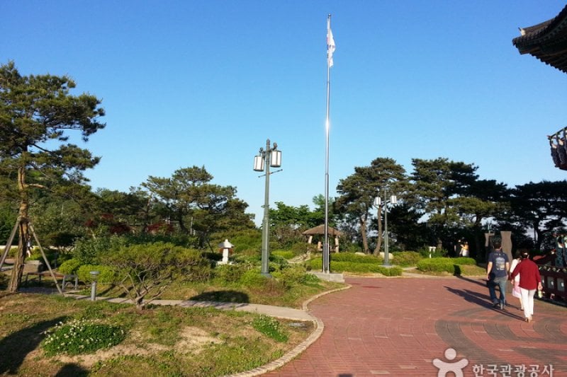Bugak Skyway Palgakjeong Pavilion (북악스카이 팔각정) (7/13)