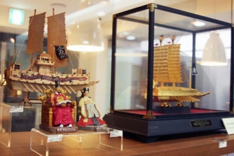 Mille 21 - Story of King Sejong Branch (밀레(mille)21 세종이야기) (2/9)