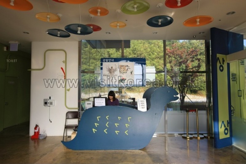 Sang Sang Tok Tok Gallery  (5/22)